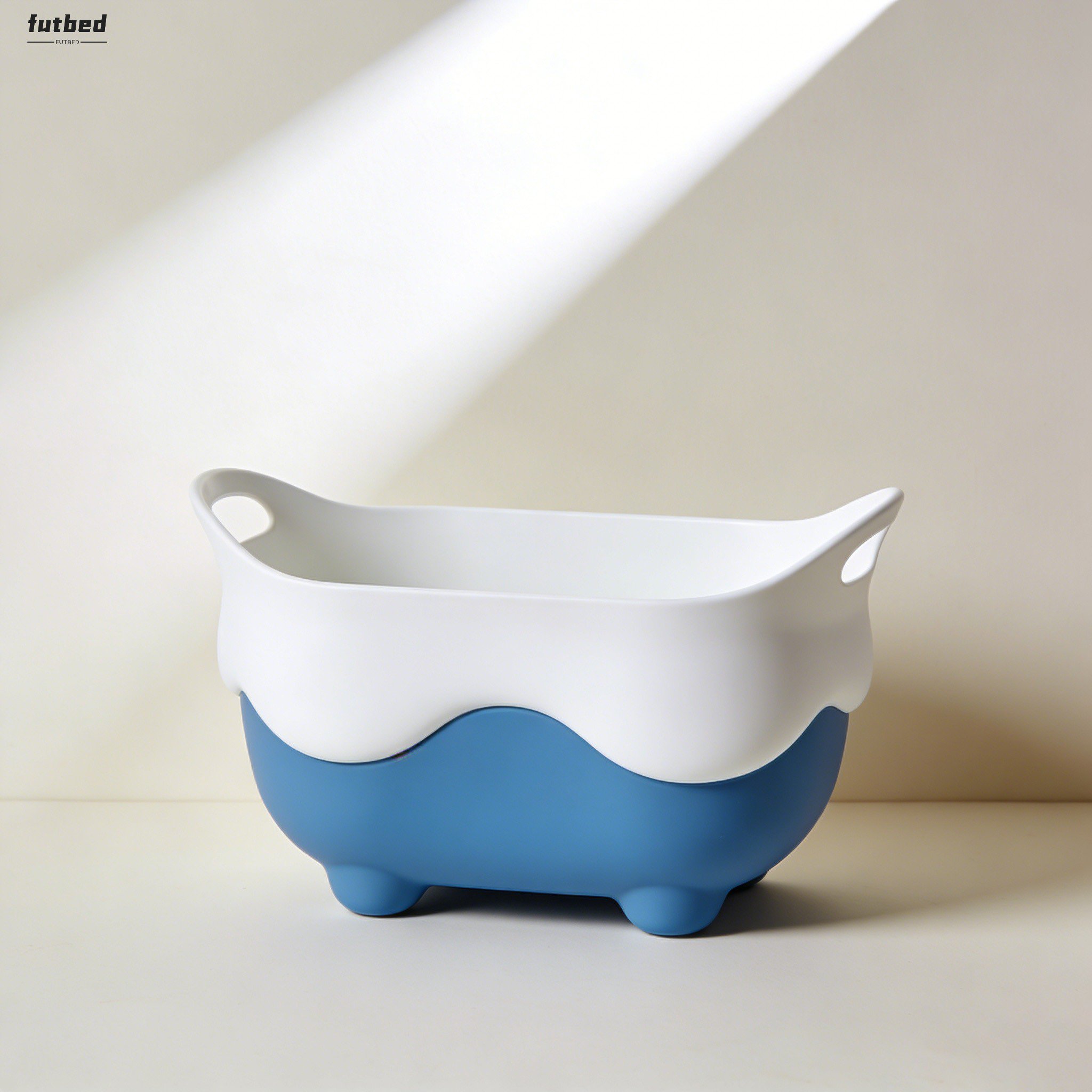 Set of 3 storage baskets neatly arranged