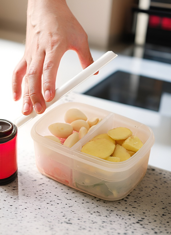 위생적으로 사용 가능한 이중 구조 냉장고 용기