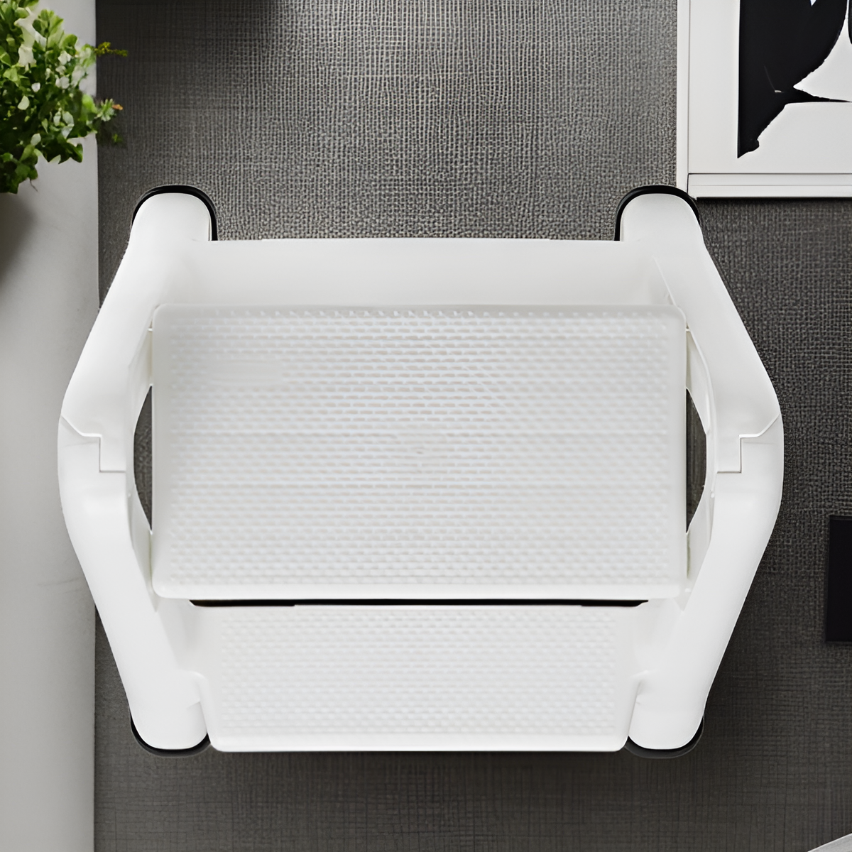 작은 공간에 적합한 2단 스툴