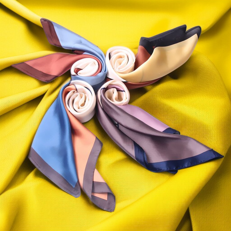 柔らかいプリントスカーフ