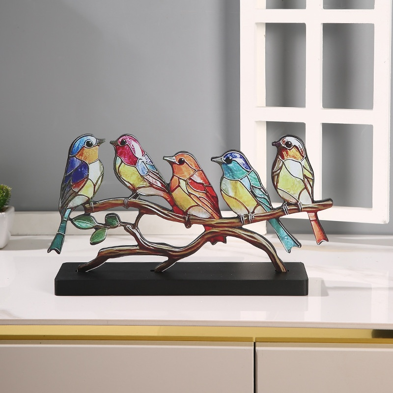 Bemalter Vogelschmuck