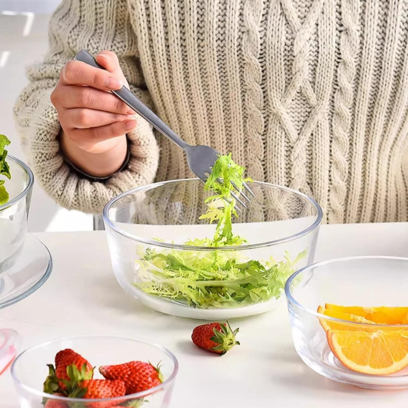 透明なフルーツサラダボウル