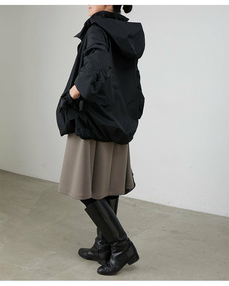 バルーンブルゾンの前開きデザイン