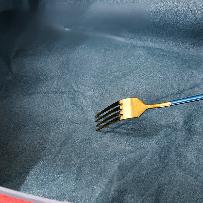 Halbgeschlossene faltbare Katzentoilette