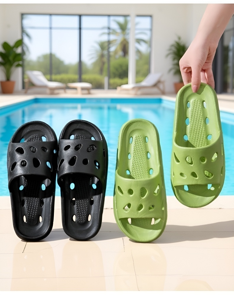 Durable bathroom pantoffeln with breathable material
