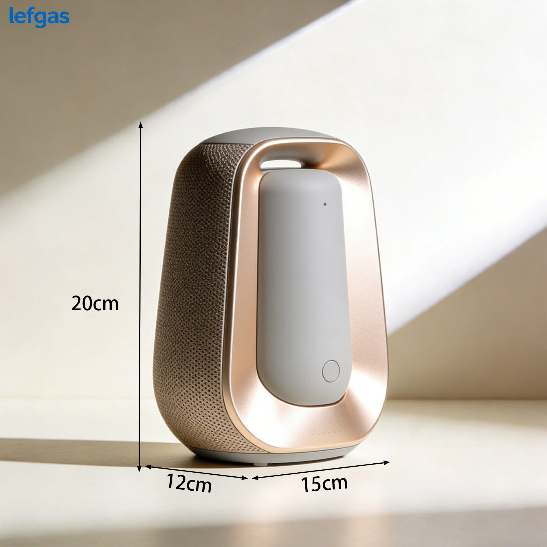 音声操作で家電をコントロールする様子