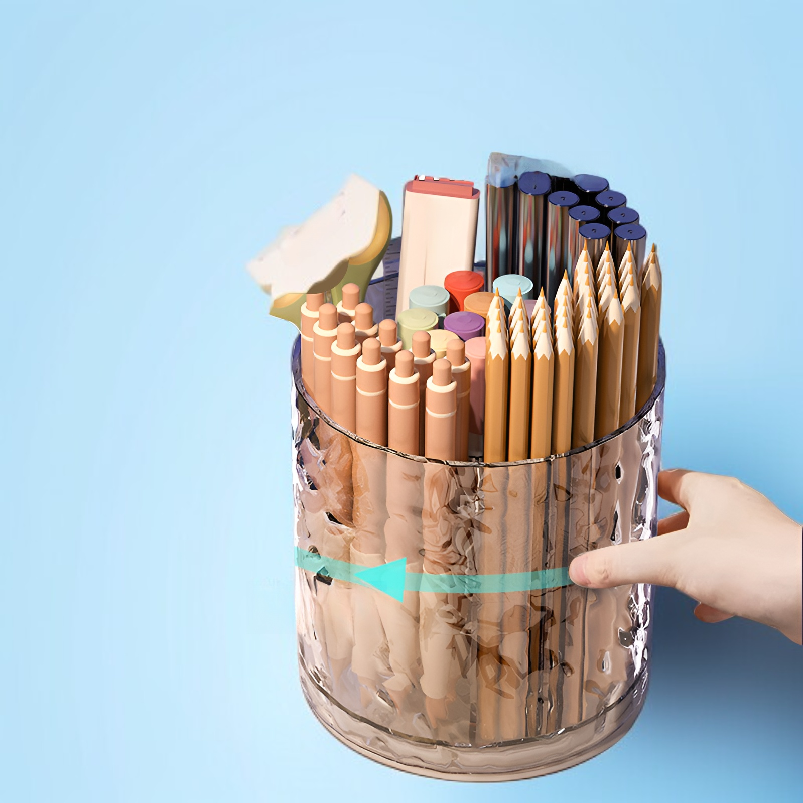 Organisierter Schreibtisch mit 360-Grad drehbarem Stifthalter