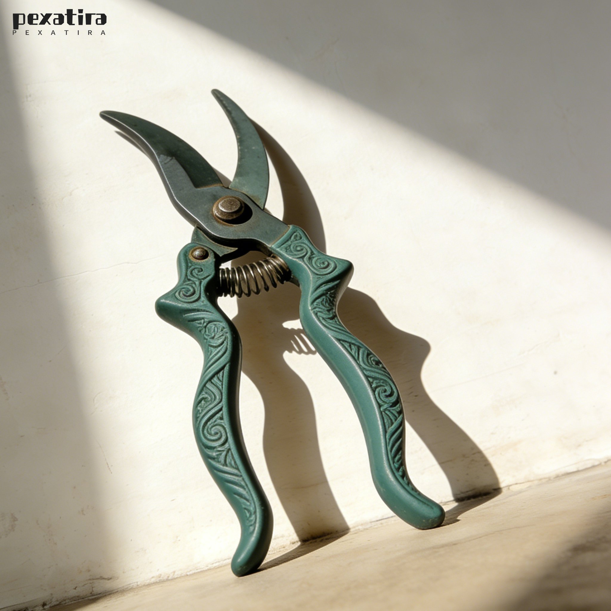 กรรไกรสำหรับตัดกิ่งไม้