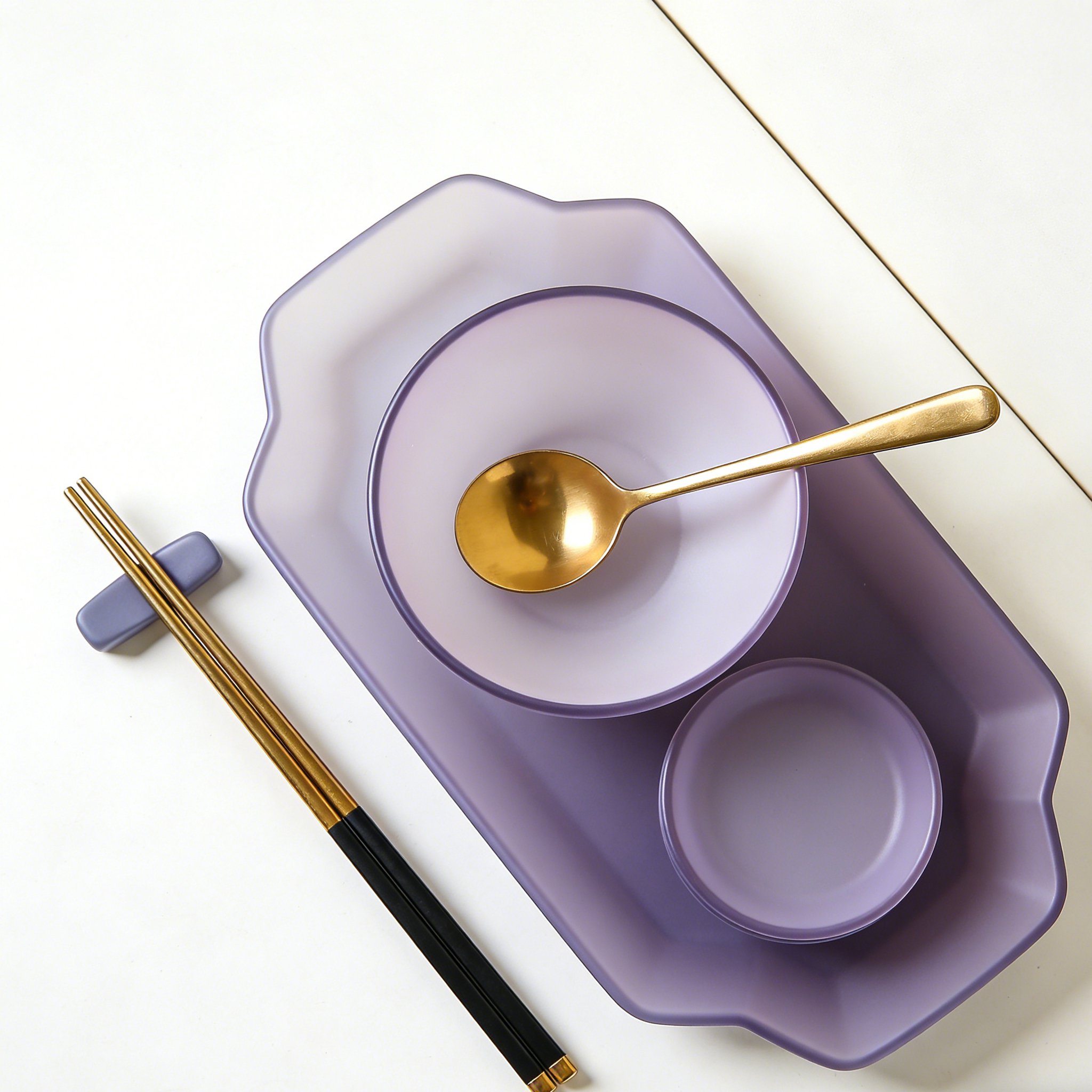 4人用食器セットの全体イメージ写真