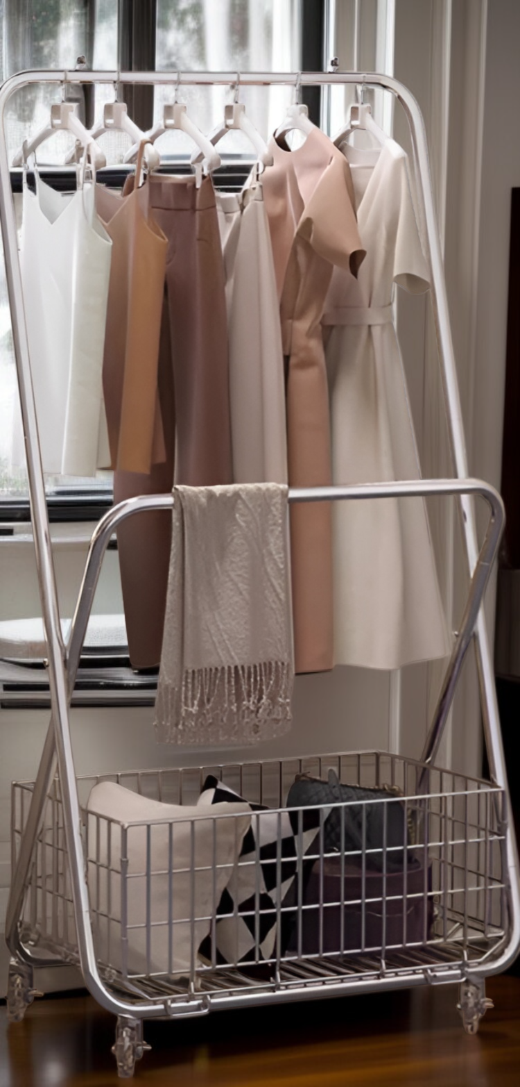 耐久性の高い金属製コートラック