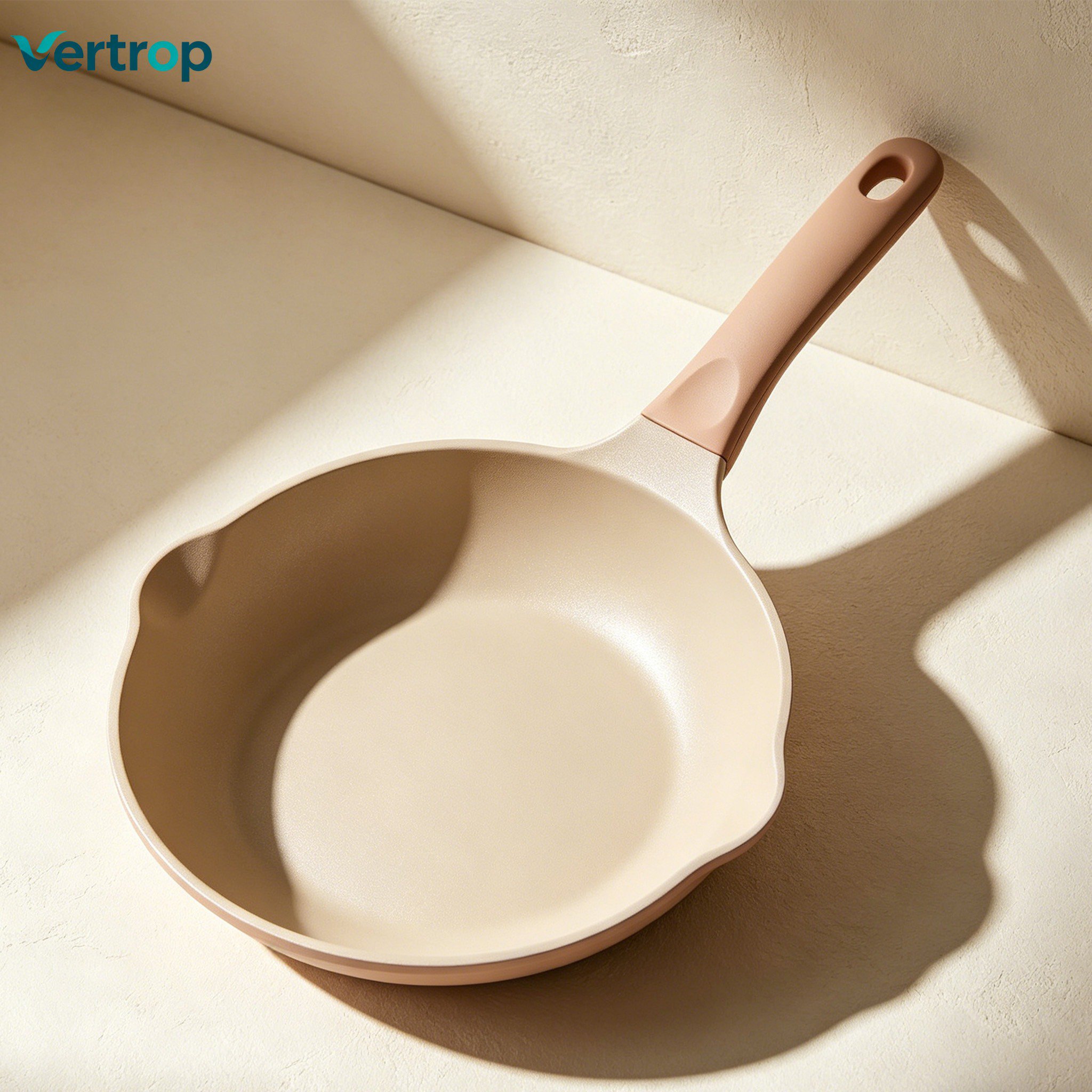 Non-stick frying pan with ergonomic handle