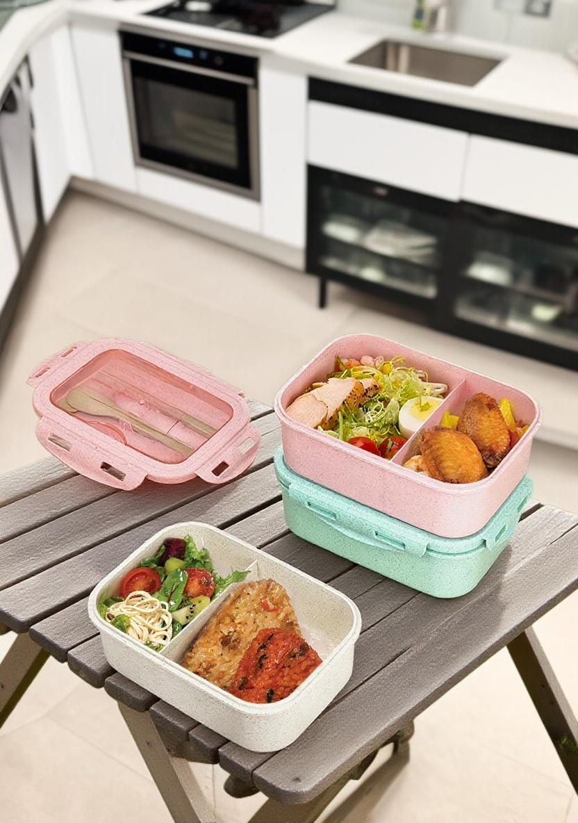 Leakproof lunch container with fork and spoon included