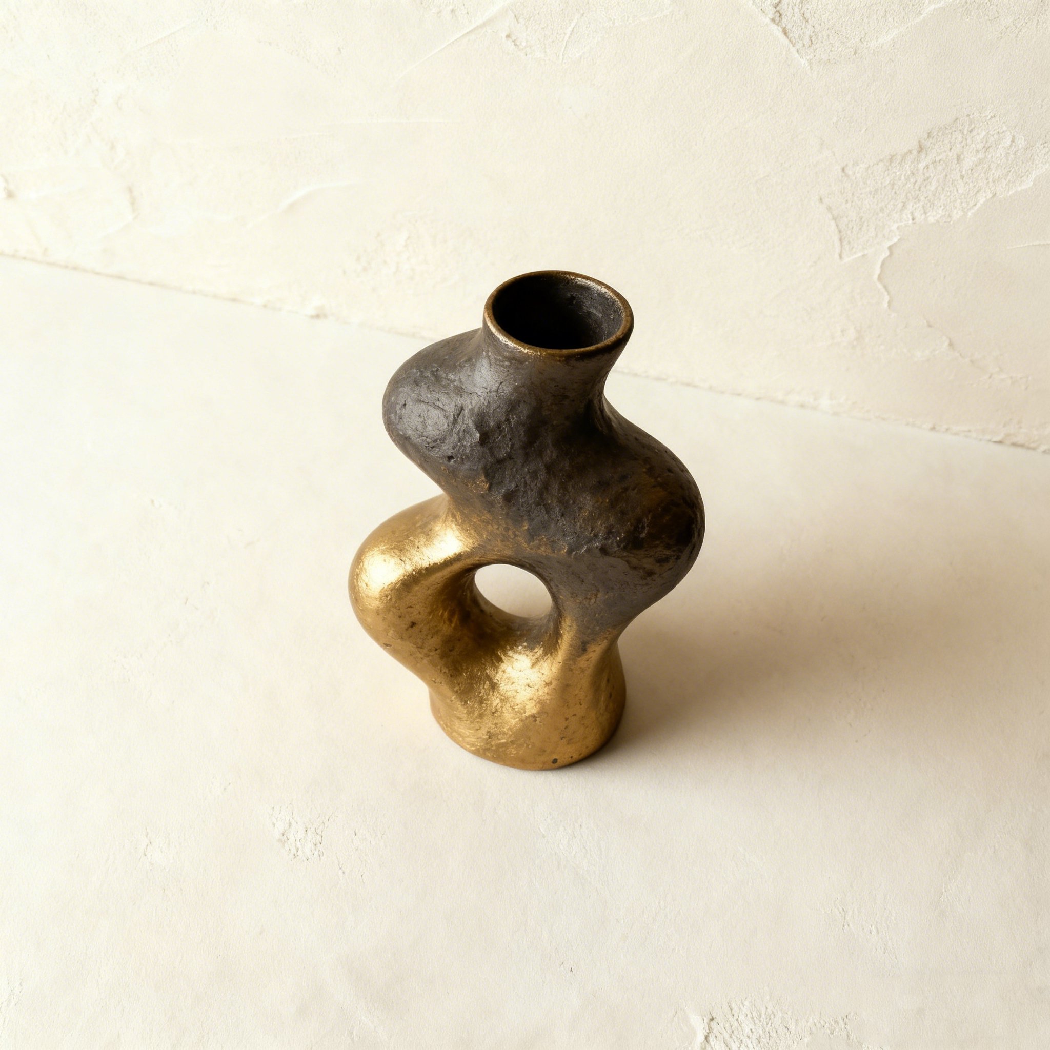 ประติมากรรมตกแต่งบ้านวัสดุโลหะดีไซน์แปลกใหม่