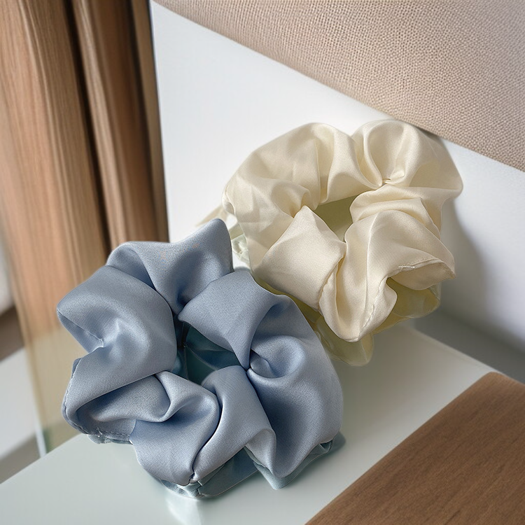 ヘアタイとシュシュ