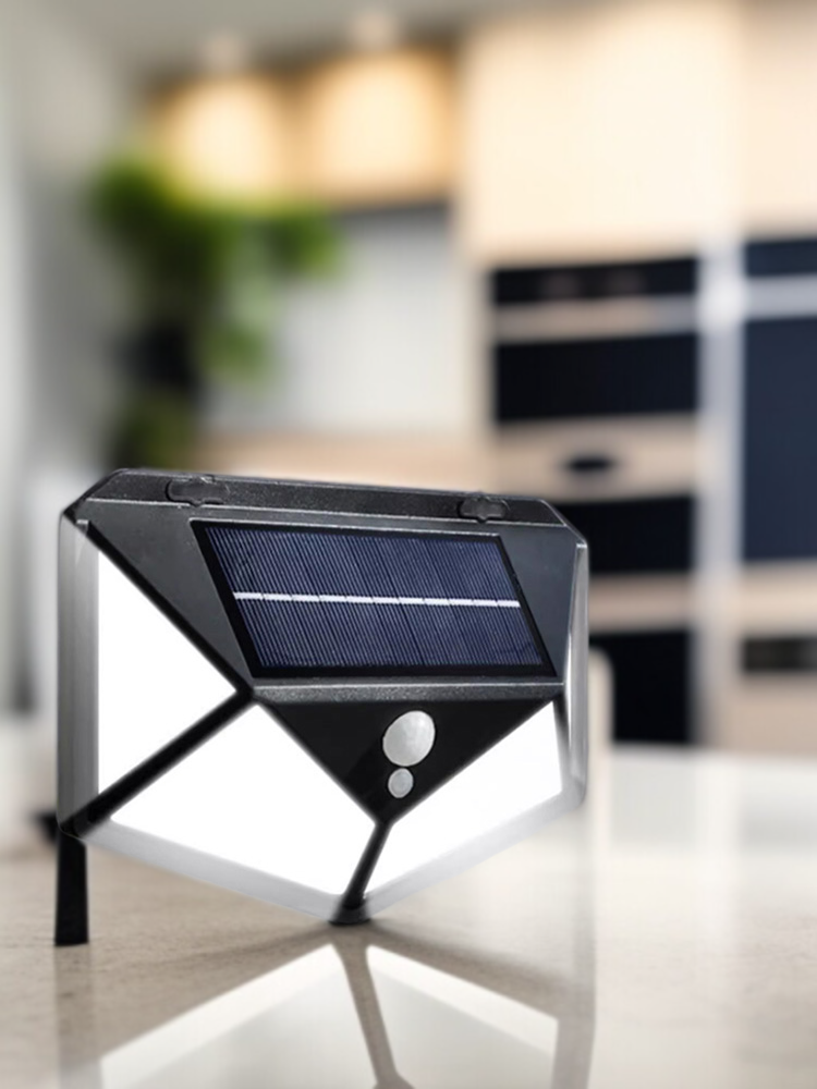 태양열 인체 감응등 야외 정원 조명 가정용 다방향 태양광 벽등