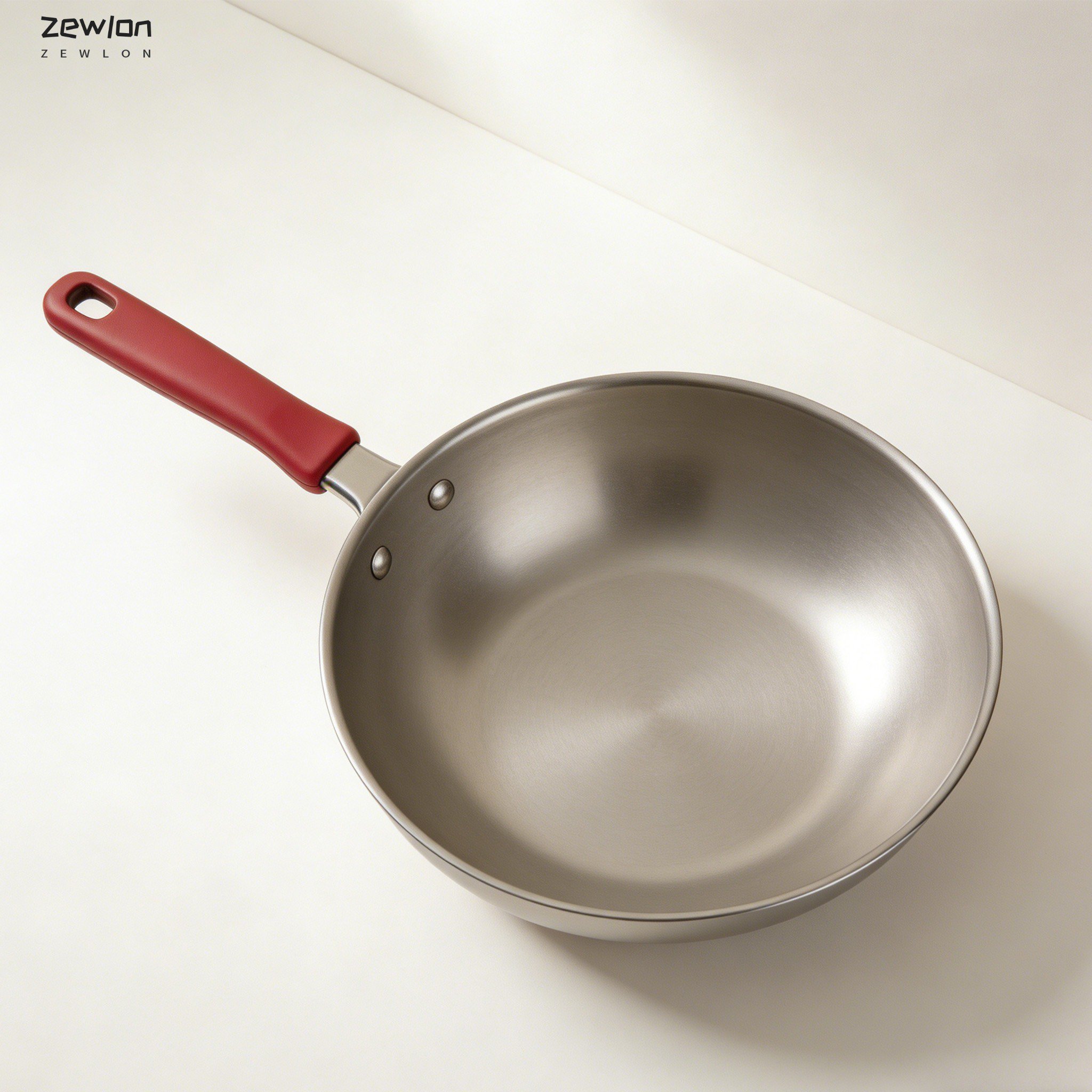 厚手鉄製炒め鍋の全体写真