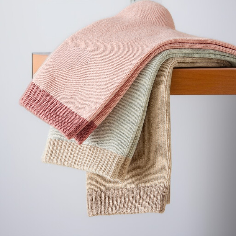 柔軟貼合女士中筒襪細節