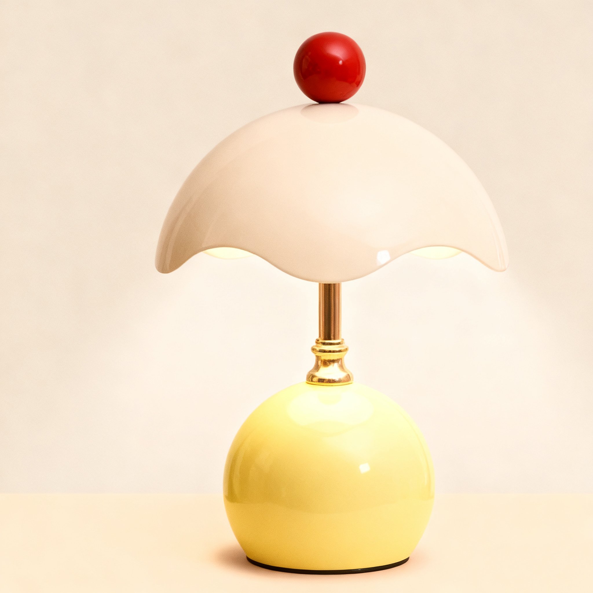  โคมไฟตั้งโต๊ะสไตล์ครีมมี่สำหรับห้องนอน