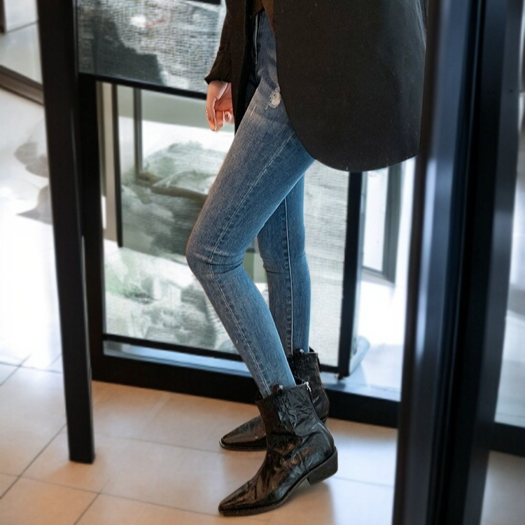 尖头V口西部靴女 切尔西法式靴子 复古褶皱瘦瘦靴 粗跟短靴子