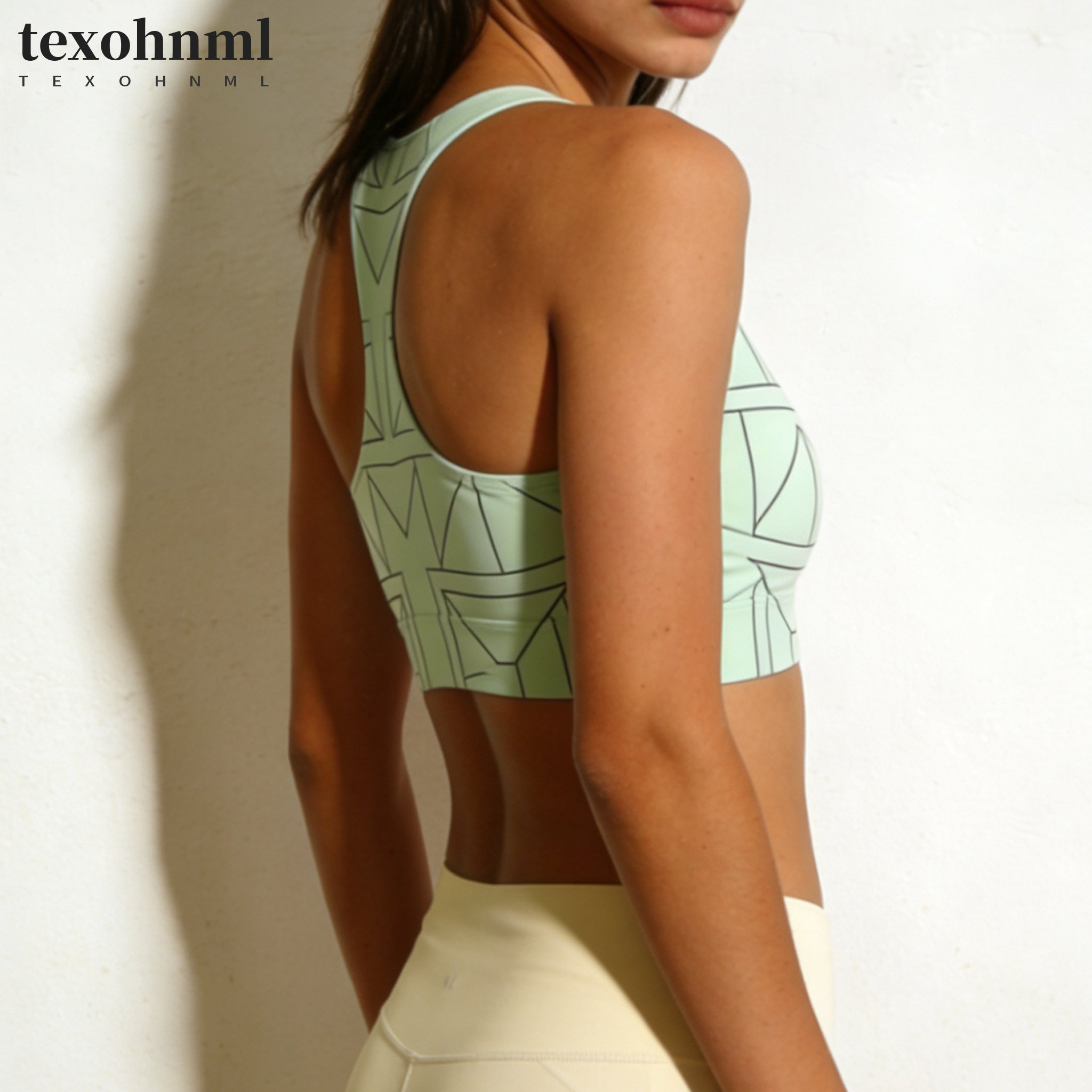 幾何学ラインスポーツブラ