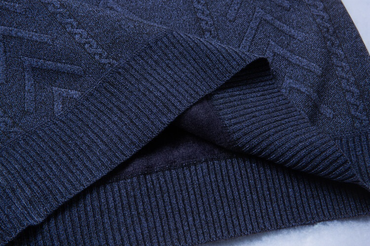 様々なスタイルに合わせやすいメンズインナーシャツ