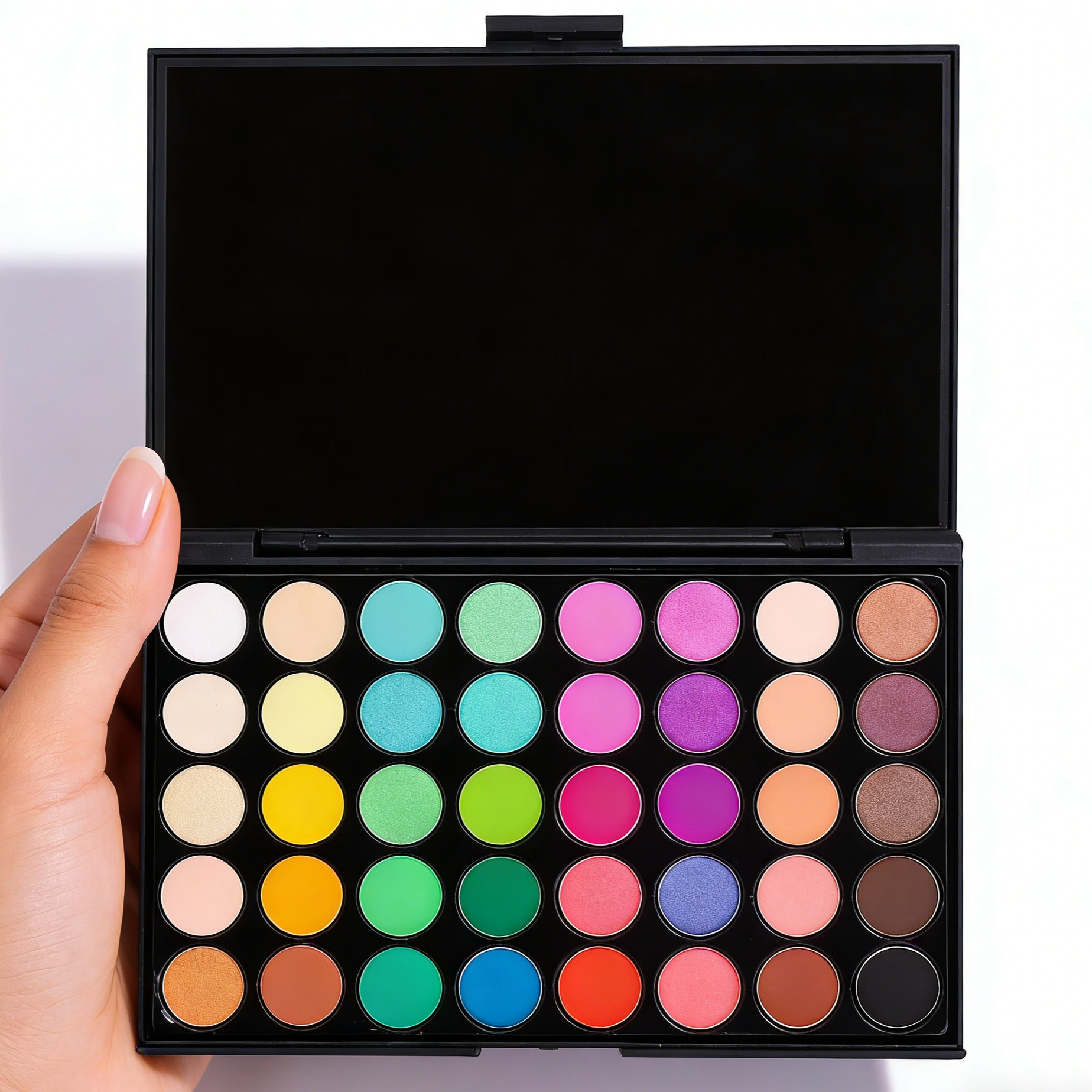 高発色のアイシャドウカラーサンプル