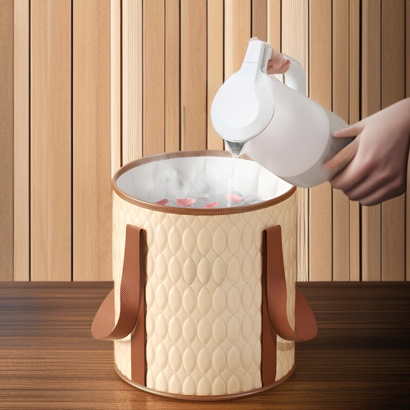 ふくらはぎまで浸かれる足湯バケツの使用シーン