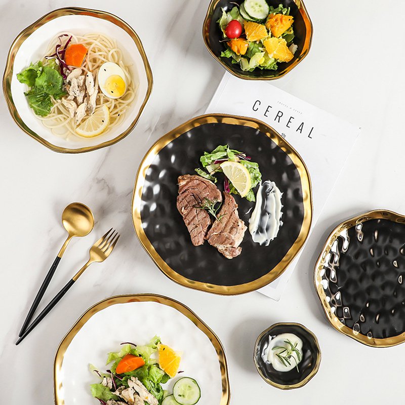 Cuenco redondo de porcelana con borde dorado