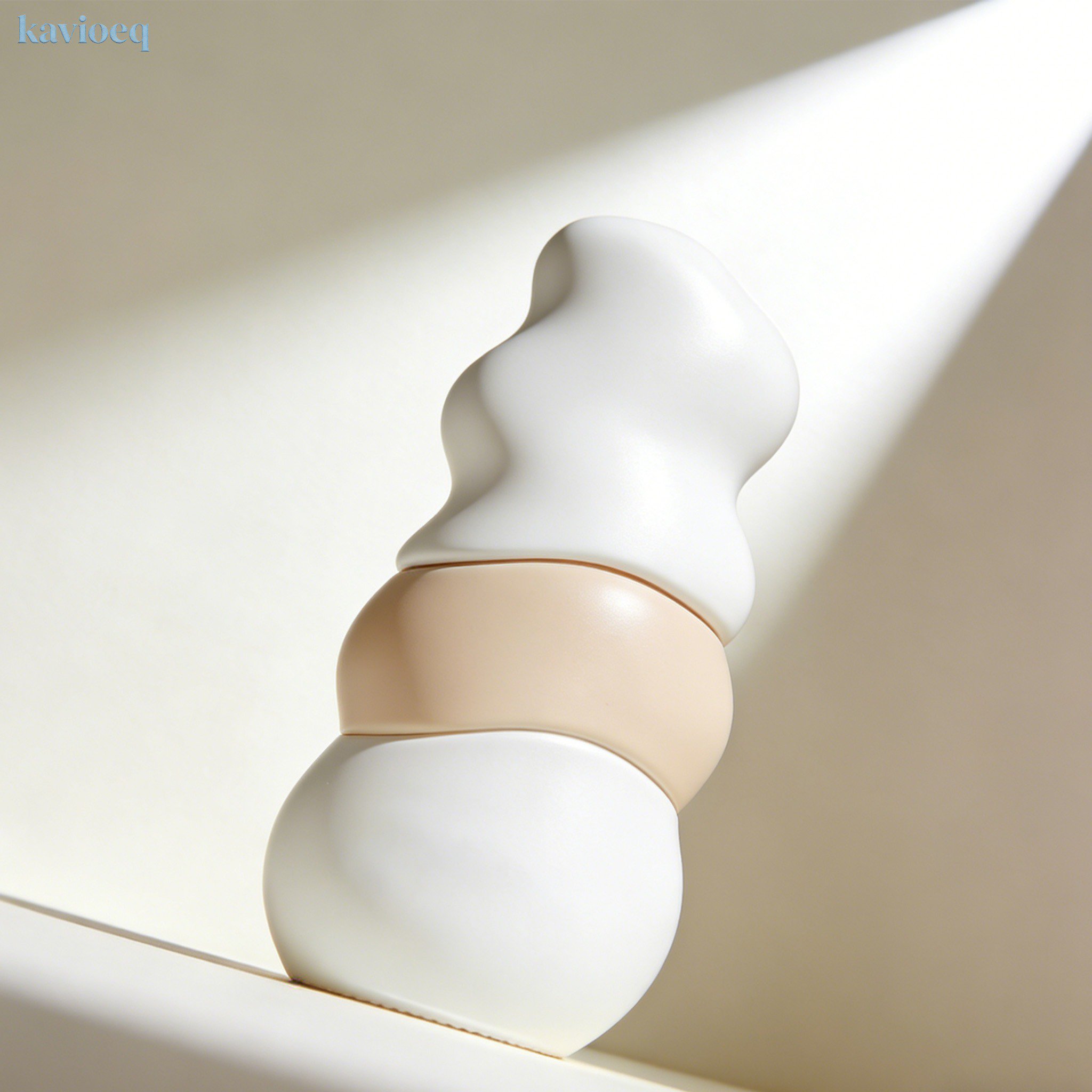 精華液質地展示與吸收效果