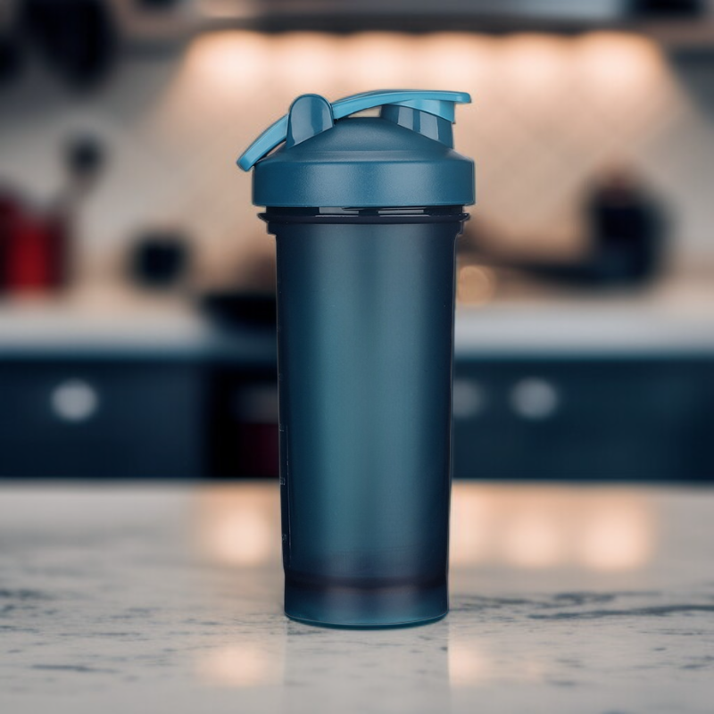 Handheld shaker cup