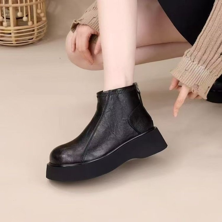 겨울용 두꺼운 밑창의 진가죽 앵클부츠