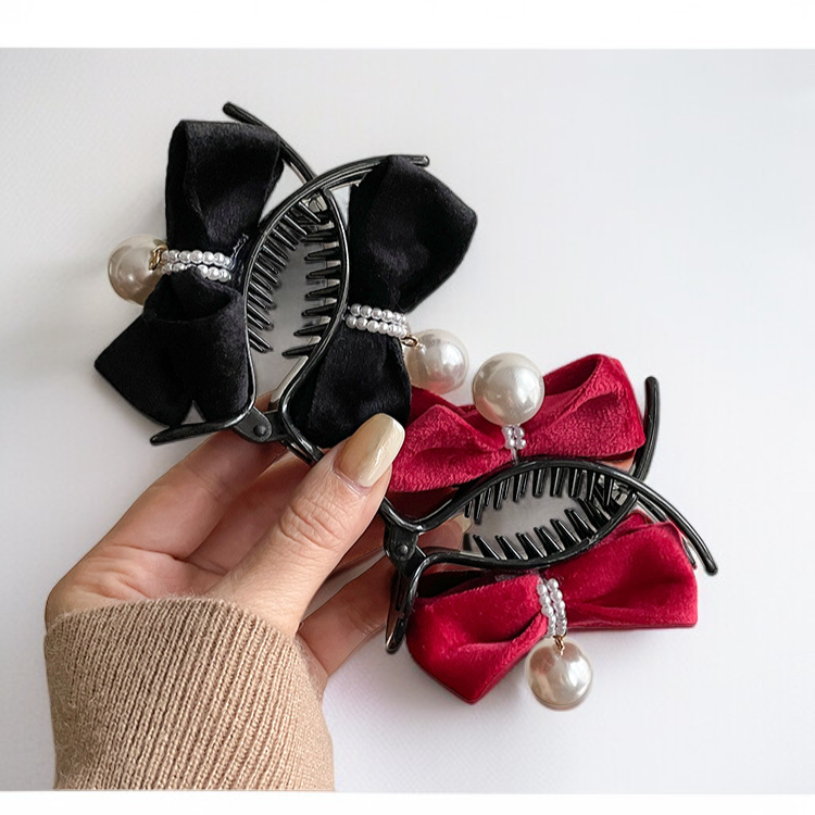 Hair clip with high ponytail