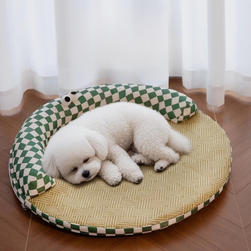 湾曲した犬小屋