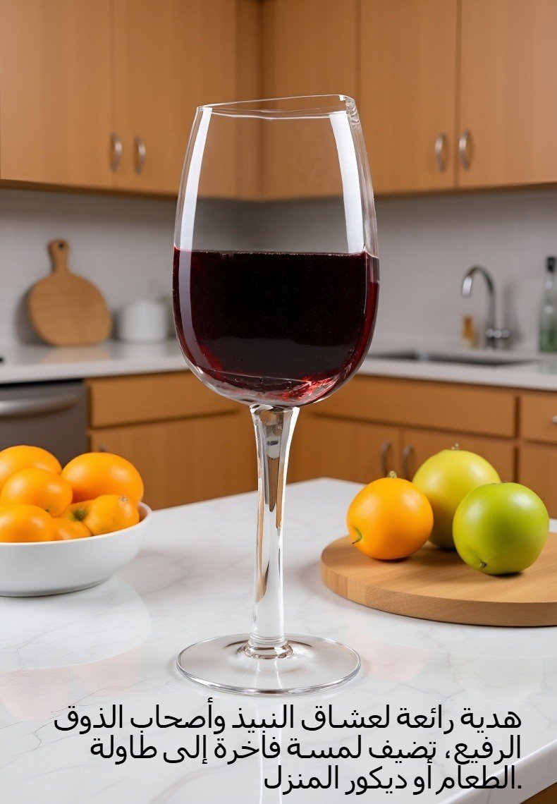 تصميم عصري لكأس النبيذ البلوري الأحمر