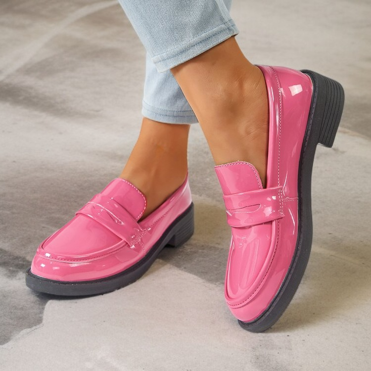 通勤に最適なメリージェーンローファー