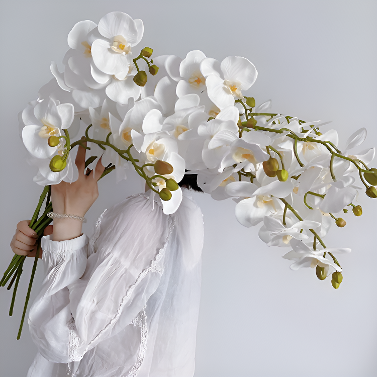 Minimalist Tabletop Floral Display