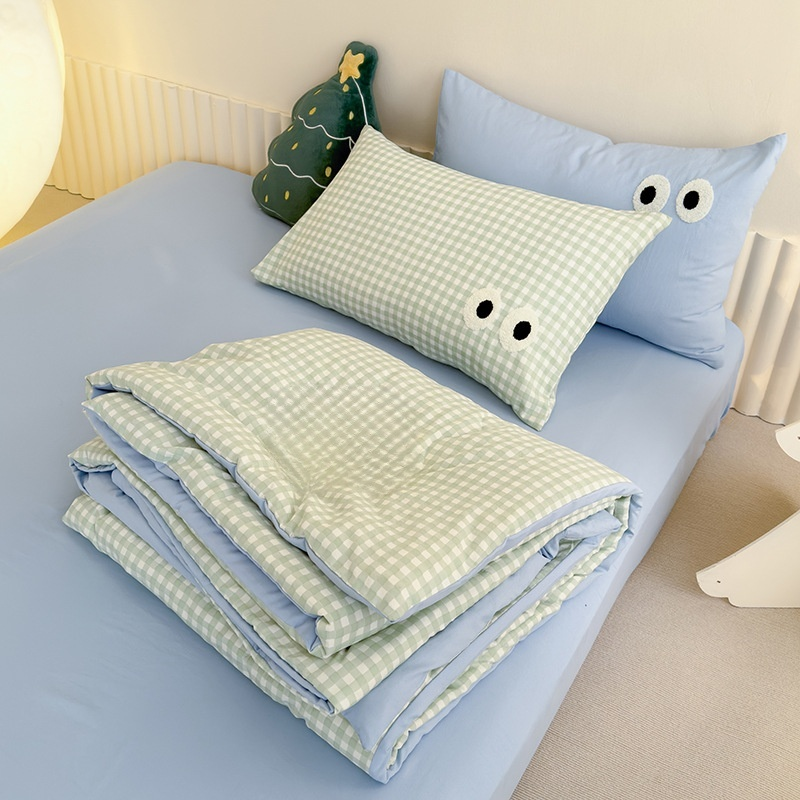 Colcha fresca de verano con algodón de nubes y cuadros