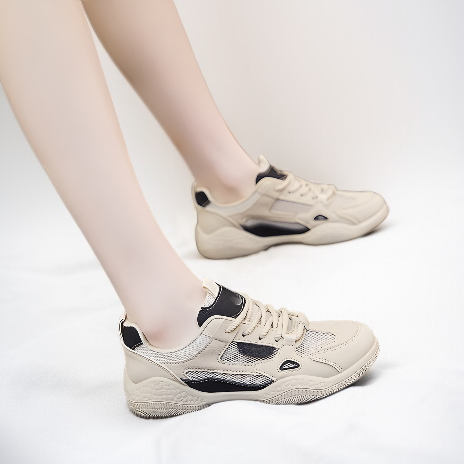 أحذية رياضية نسائية ألمانية ذات نعل سميك