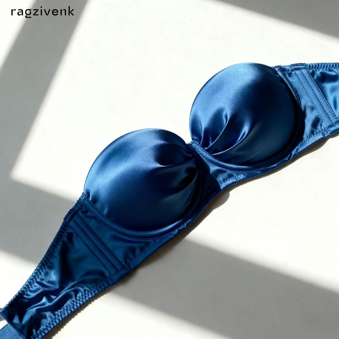 미끄럼 방지 스트랩리스 푸쉬업 브라