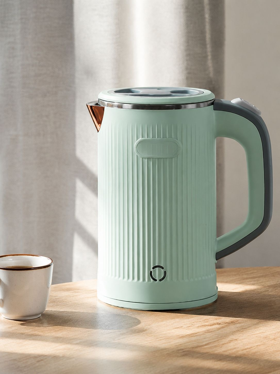 Elektrische reisketel voor snel water koken op vakantie