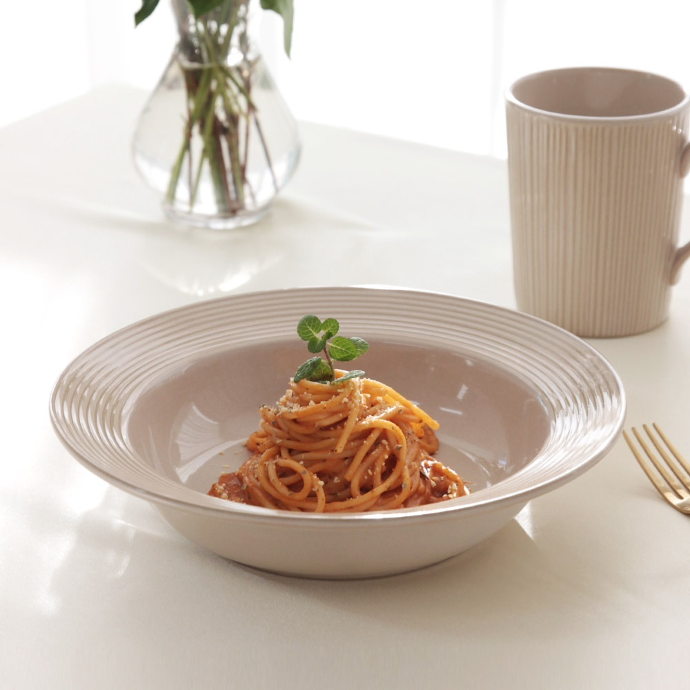 Große, tiefe Keramikschale