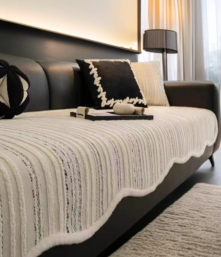 高級感あふれるデザインのソファクッション