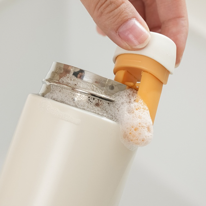 4-in-1携帯用乳首洗浄ブラシ