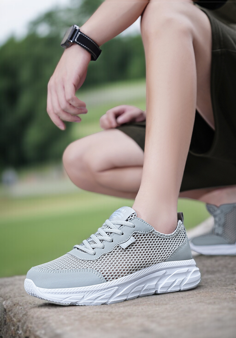 メンズシューズ、透かし彫りメッシュスポーツシューズ、通気性のあるカジュアルシューズ、夏用軽量スポーツシューズ、ファッショナブルなランニングシューズ