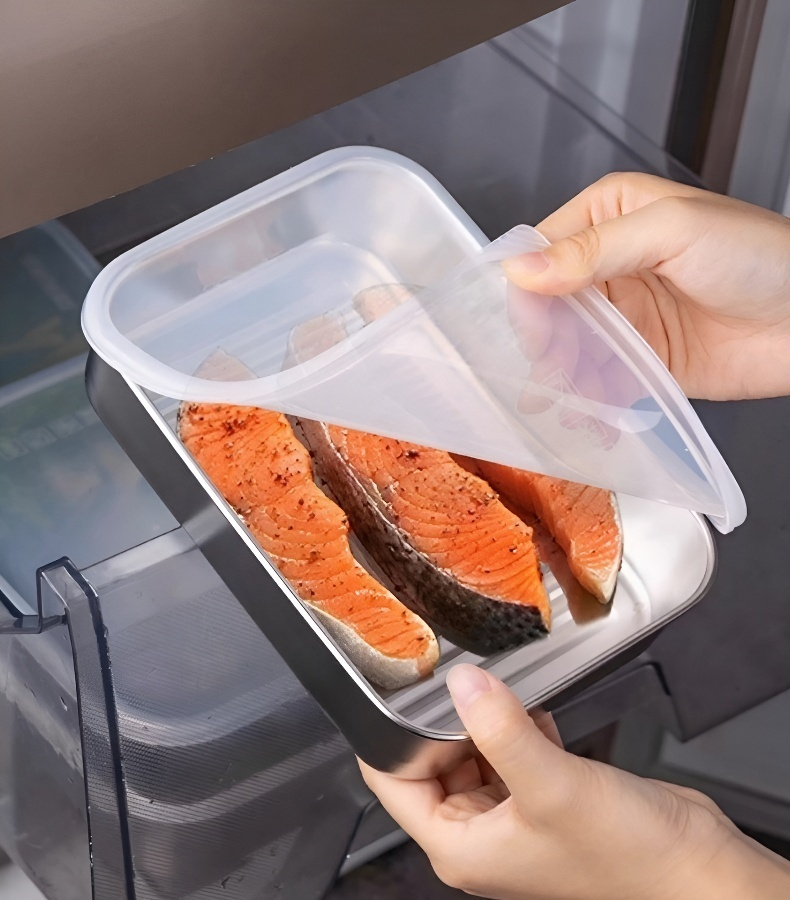 위생적으로 식품을 보관하는 스테인리스 용기