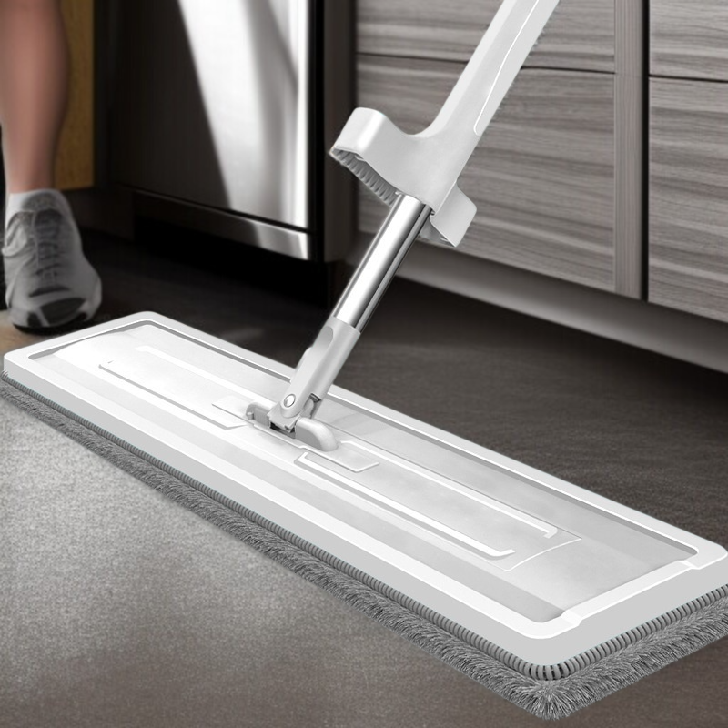 Easy-to-use vacuum with integrated mop for home tiles