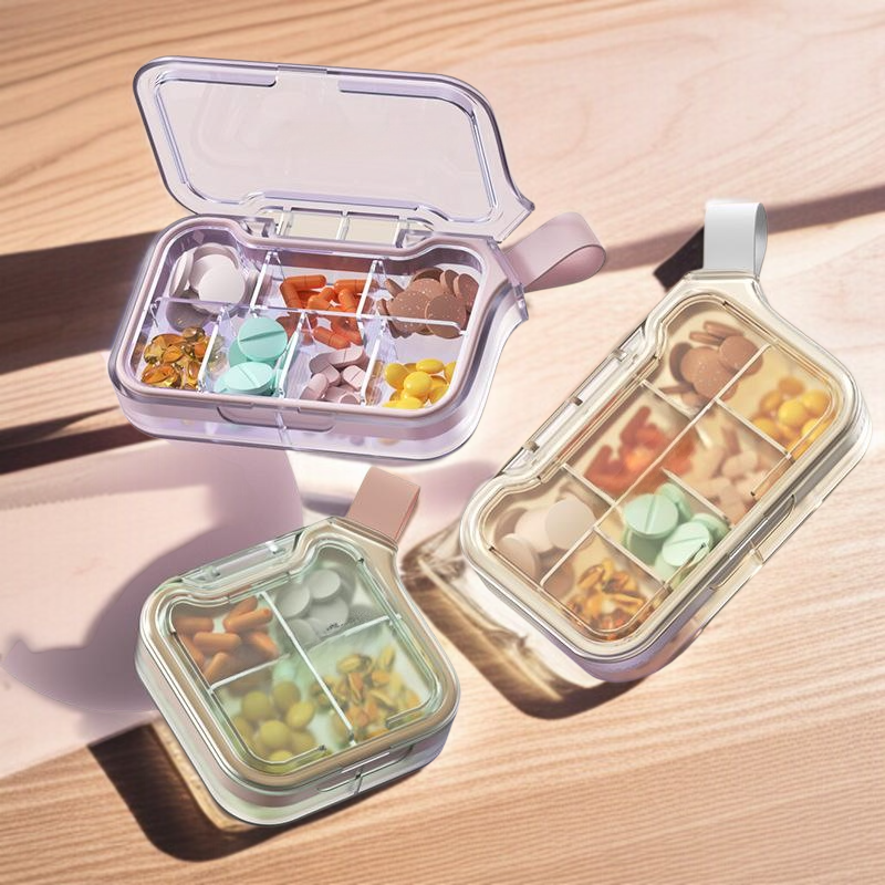 분격 구조로 다양한 약을 구분 보관하는 약통