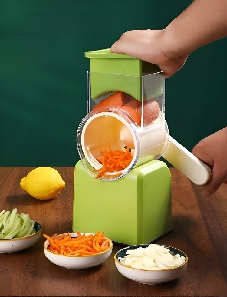 다양한 칼날이 포함된 야채 절단기 세트