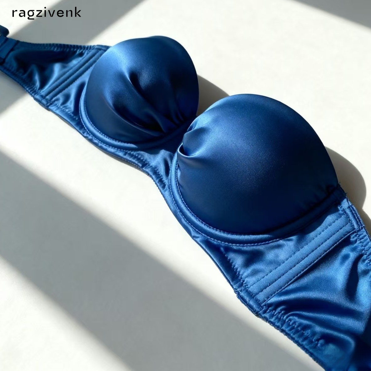 미끄럼 방지 스트랩리스 푸쉬업 브라