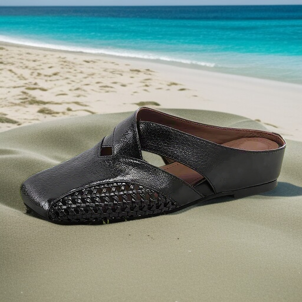 صندل نسائي ذو مقدمة مربعة